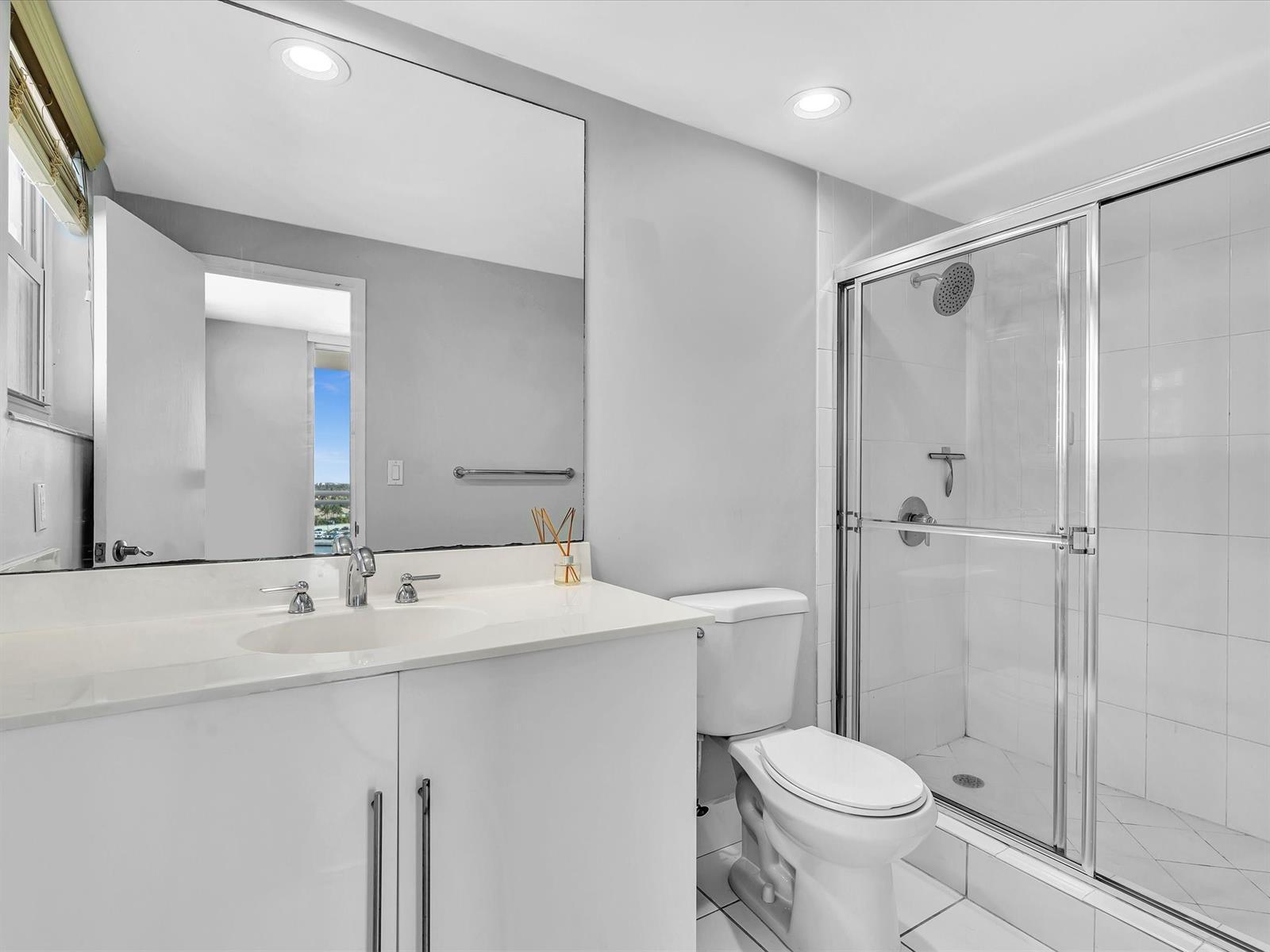 Building Photo - 3001 S Ocean Dr