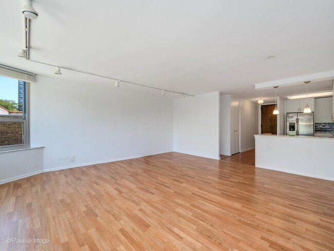 Building Photo - 720 W Gordon Terrace