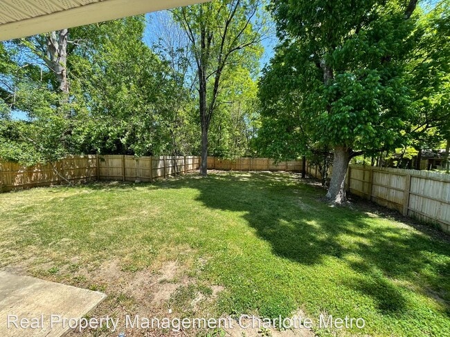 Building Photo - 3 br, 2 bath House - 977 Stonewall Avenue ...