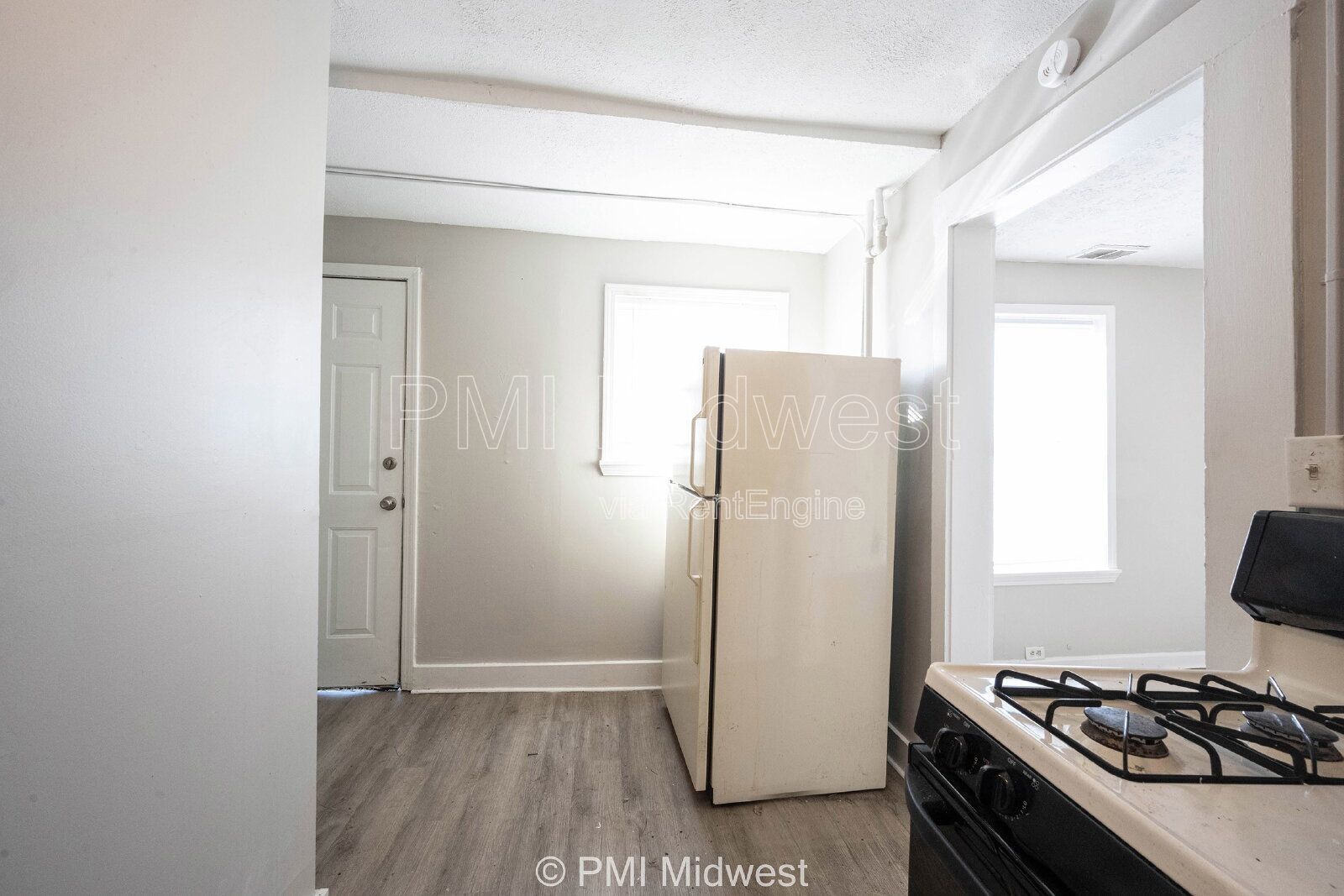 Building Photo - 423 Villa Ave