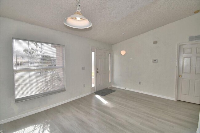 Building Photo - 116 Briarcliff Dr