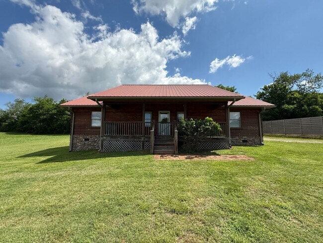 Primary Photo - 1404 Maple Ln