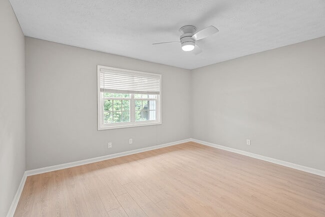 Building Photo - 315 Winding River Dr
