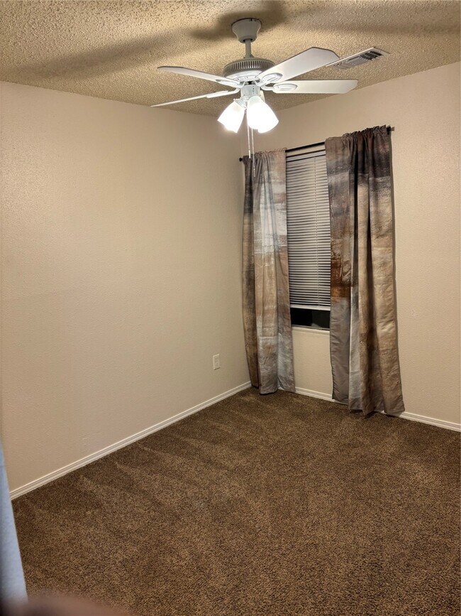 Building Photo - 18619 S Lyford Dr