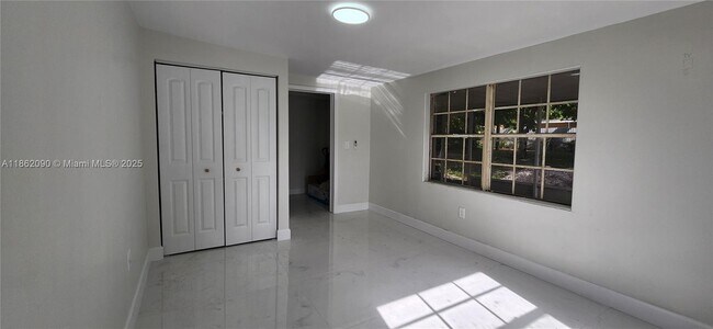 Building Photo - 830 NE 143rd St