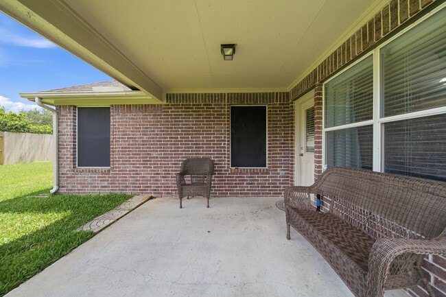 Building Photo - 321 Preston Ln