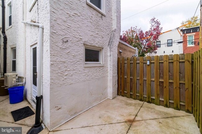 Building Photo - 2217 Memphis St