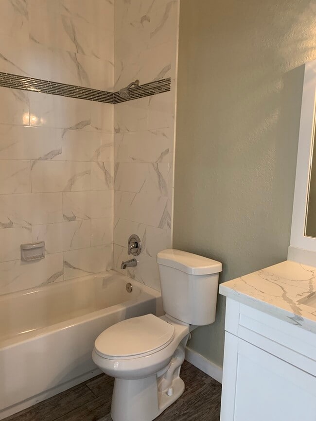 Building Photo - NEWER CONSTRUCTION MODERN HOME