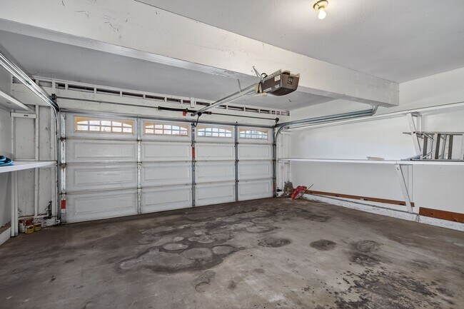 Building Photo - 3-Bedroom 2-Story Redlands Home with Big Backyard