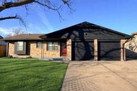 Building Photo - 1323 SE Clover Ln