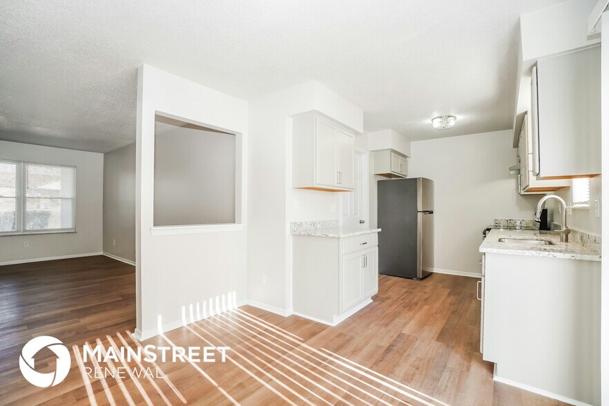 Building Photo - 5761 Ricardo Dr