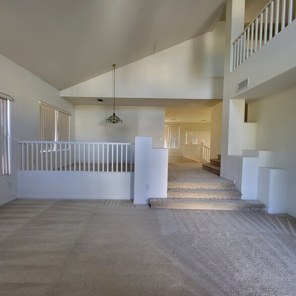 Building Photo - 211 Tayman Park Ave