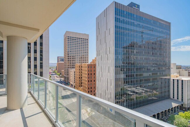 Building Photo - 17 W Monroe St