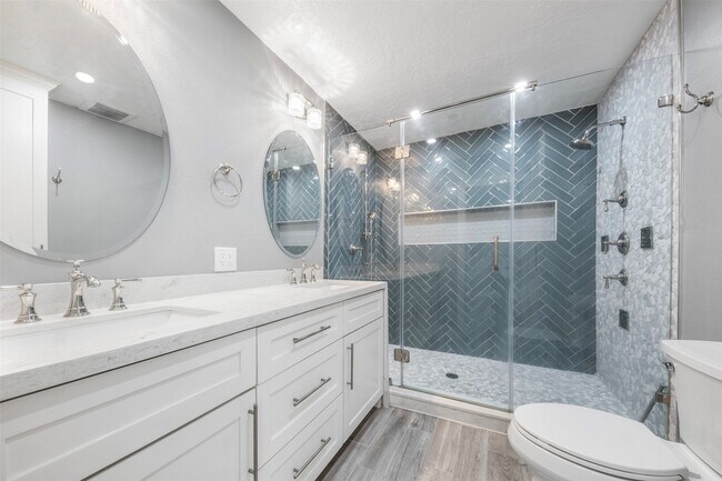 Building Photo - 9327 Golden Sunshine Dr