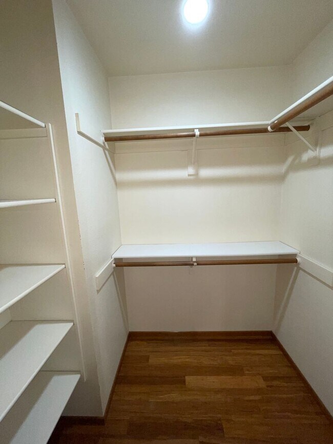 Building Photo - Cute Home with large yard in Hillsboro