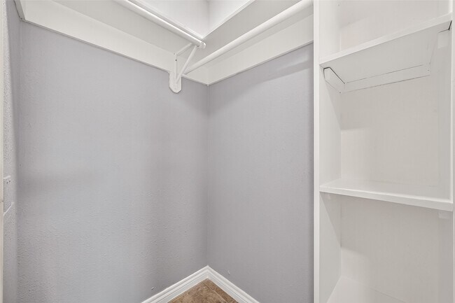 Building Photo - 6419 Paso Del Sol Dr