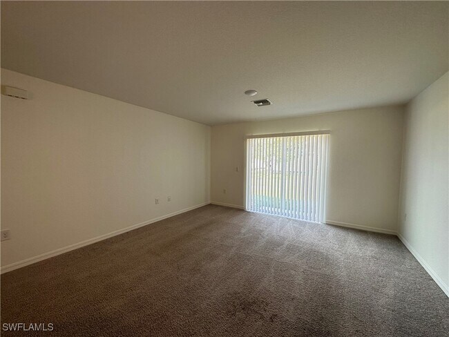 Building Photo - 1705 NE 33rd Ln