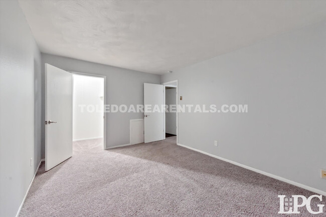 Building Photo - 6020 Secor Rd