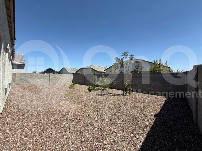 Building Photo - 18577 W Bronco Trl