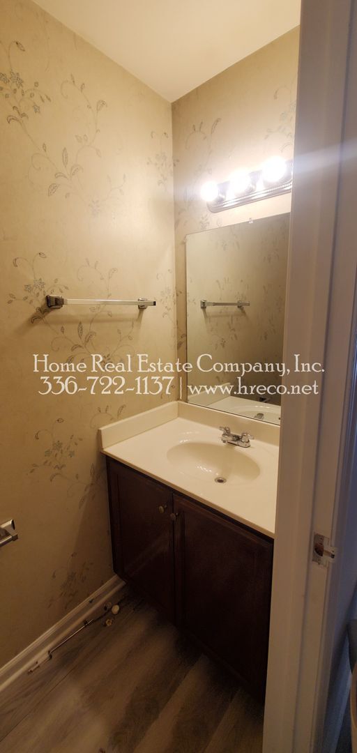 Building Photo - 1449 Brookwood Dr