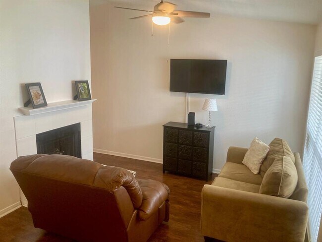 Building Photo - 3506 Cove View Cir