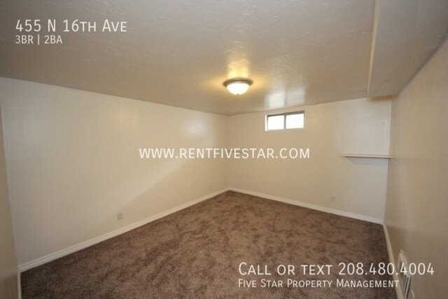 Building Photo - 3 Bedroom Home Available in the University...