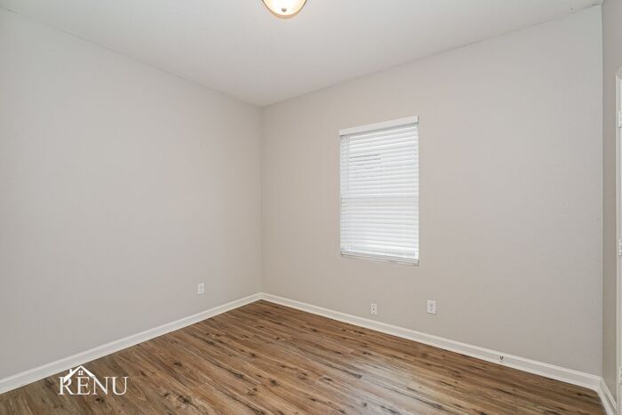 Building Photo - 6202 Old Bridge Way