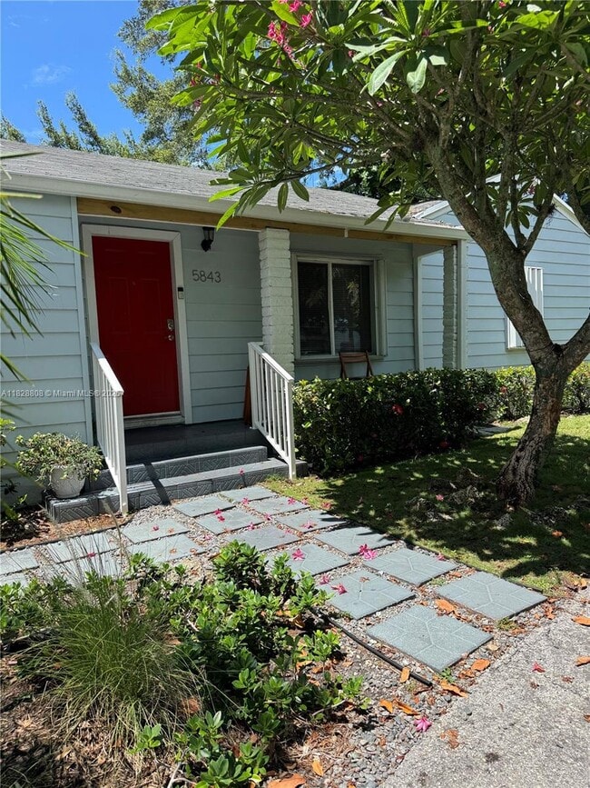 Building Photo - 5843 SW 62nd St
