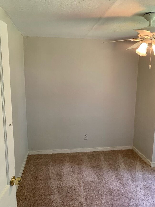 Building Photo - Beautiful 3 Bedroom home off of the Virgin...