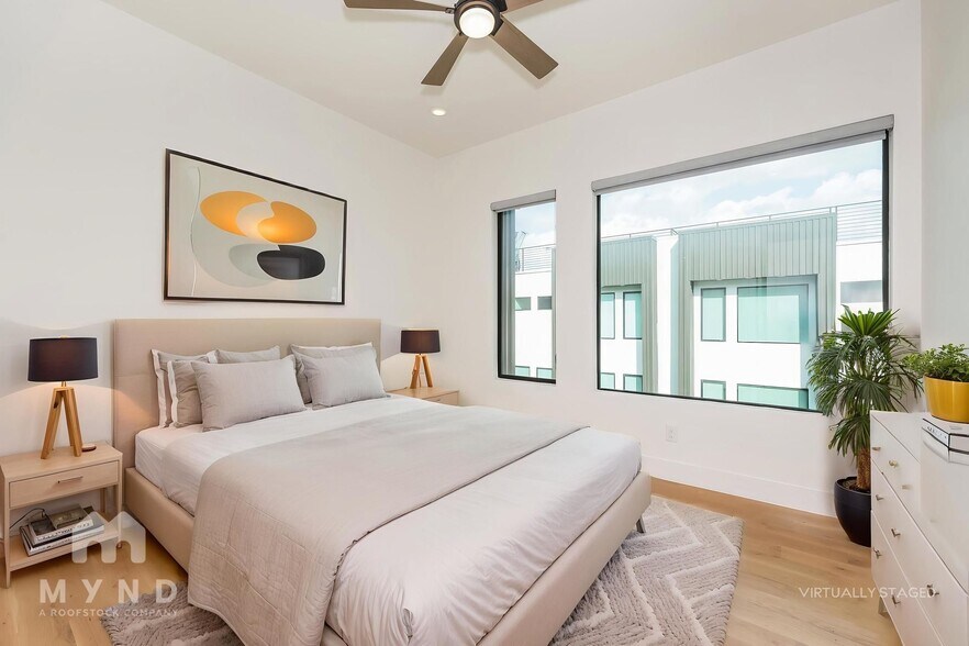 Building Photo - 1012 Mobile St