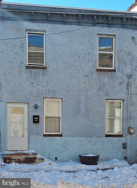 Building Photo - 2530 E Cambria St