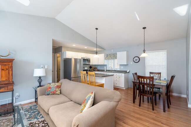 Building Photo - 4027 Graywood N