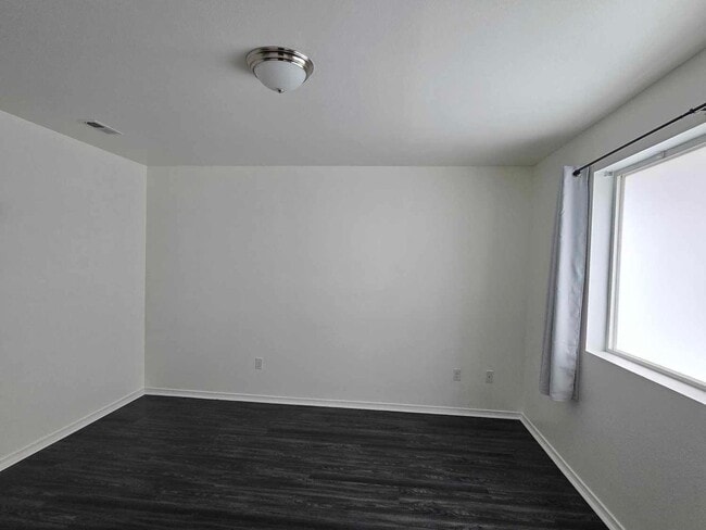 Building Photo - 3807 Easthaven Ave