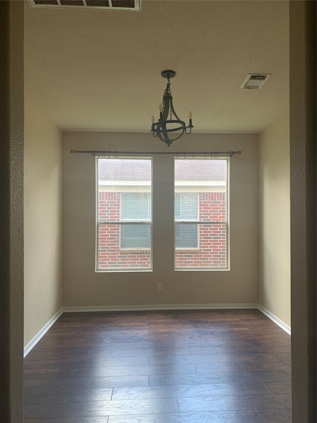 Building Photo - 18427 Fir Hollow Cir