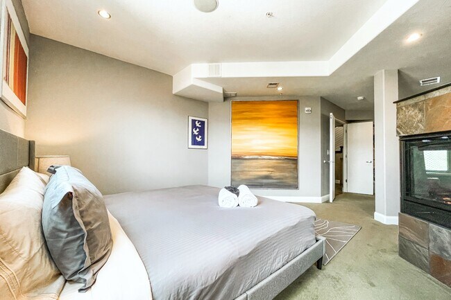 Building Photo - 287 E Fountain Blvd