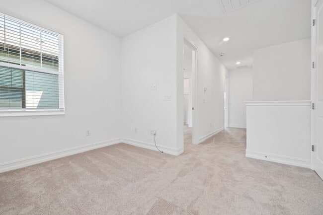 Building Photo - Estancia luxury 3-Bed Retreat in Wesley Ch...