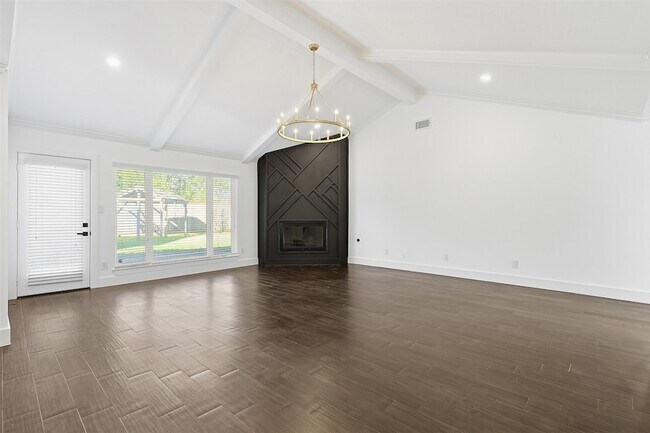 Building Photo - 2410 Del Norte St