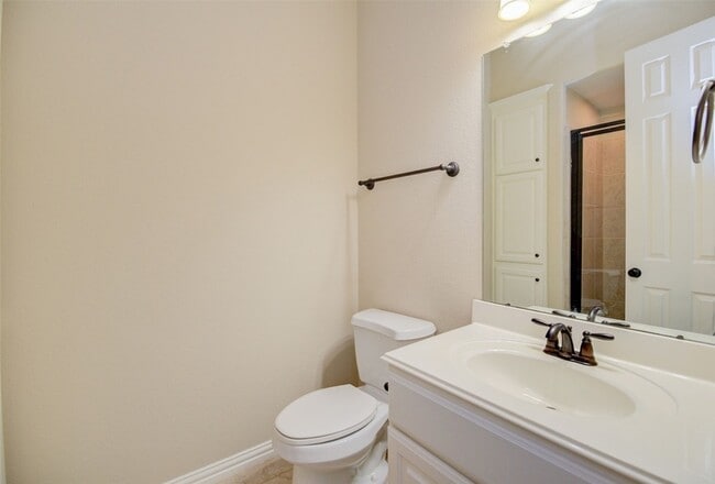 Building Photo - 158 N Almondell Way