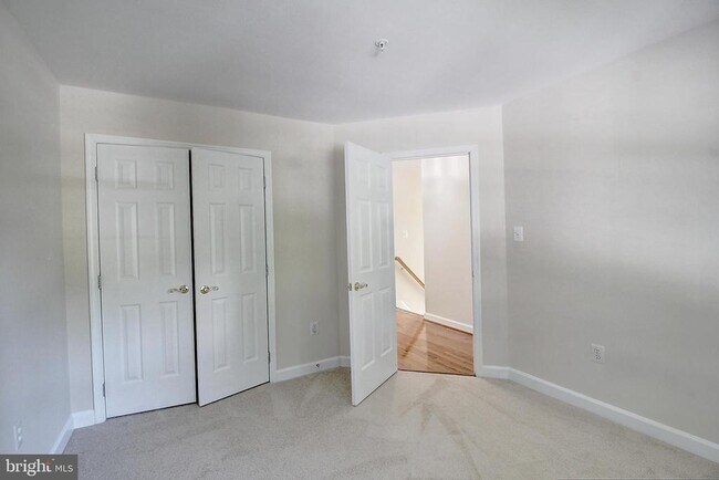 Building Photo - 8864 Briarcliff Ln