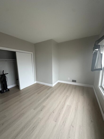 Bedroom - 301 E 6th St