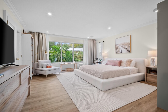 Building Photo - 2421 SW 29th Way