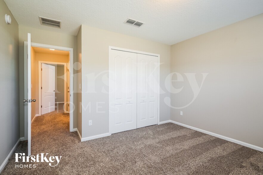 Building Photo - 4607 Sherman Hills Pkwy