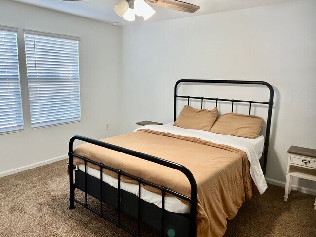 Building Photo - Beautiful 3 Bed, 2 Bath Rental Home – Mode...