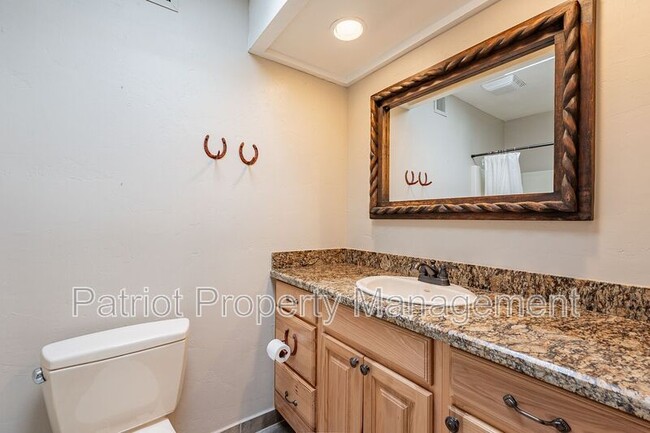 Building Photo - 5658 N 78th Way