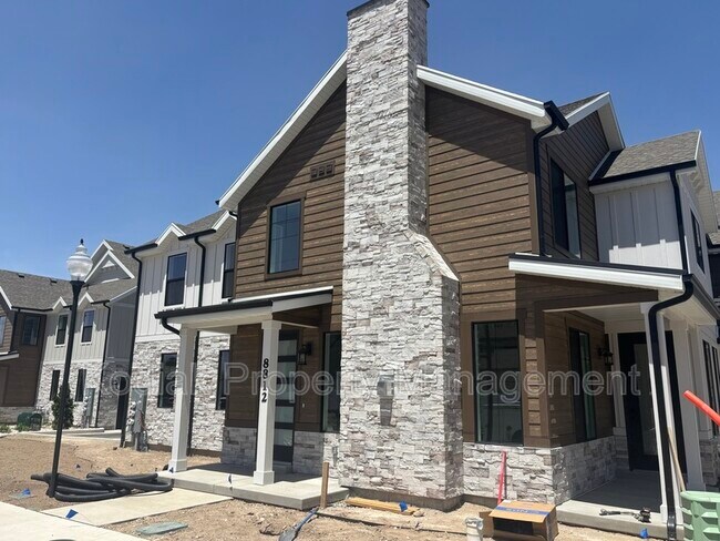 Building Photo - 8812 Cys Park Ln