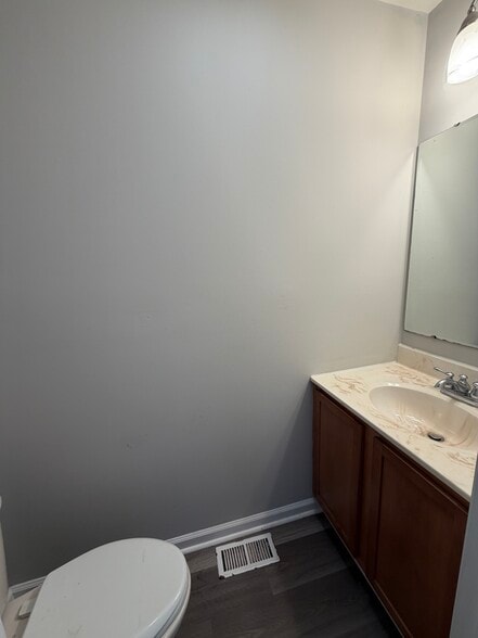 Building Photo - 1212 Superior Pointe Pl