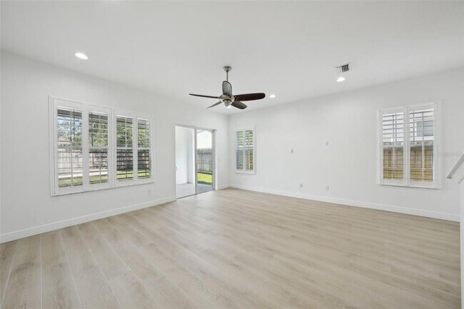 Building Photo - 307 S Arrawana Ave
