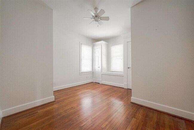 Building Photo - 701 Highland St