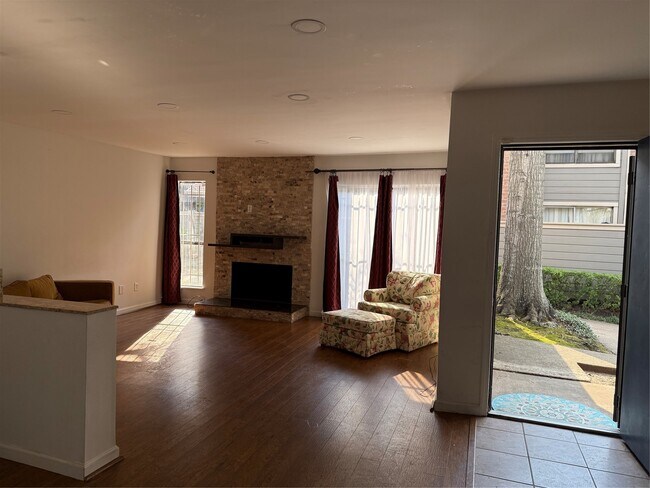 Primary Photo - 6601 Sands Point Dr