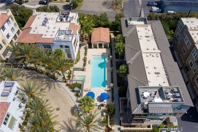 Building Photo - 3440 Doheny Way